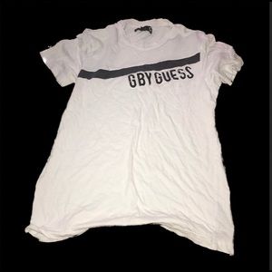 I’m selling a guess shirt